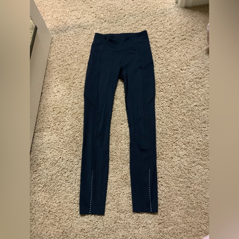 Cute black lululemon leggings!